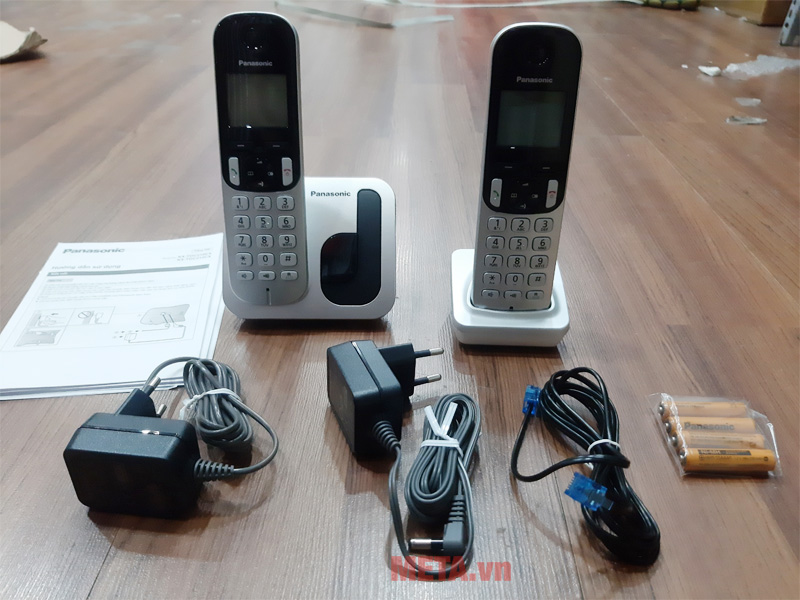 Điện thoại bàn không dây Panasonic KX-TGC212