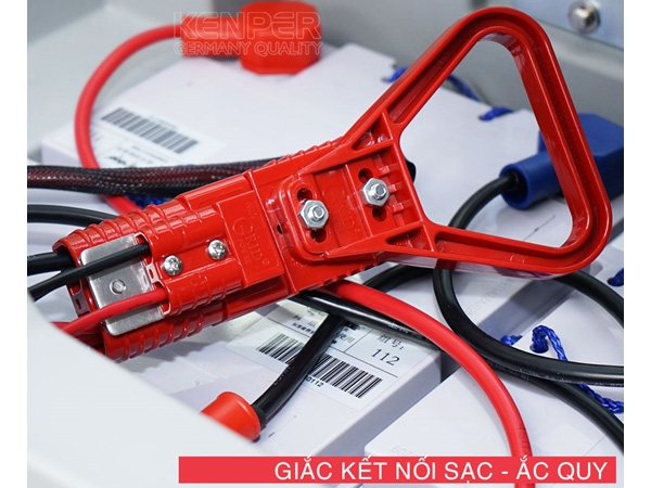 Máy chà lau sàn ngồi lái Kenper RANGER 670B