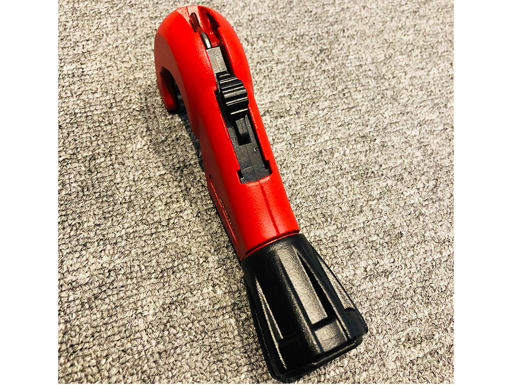 Dụng cụ cắt ống nhỏ với 4 con lăn dẫn hướng Holex 818305