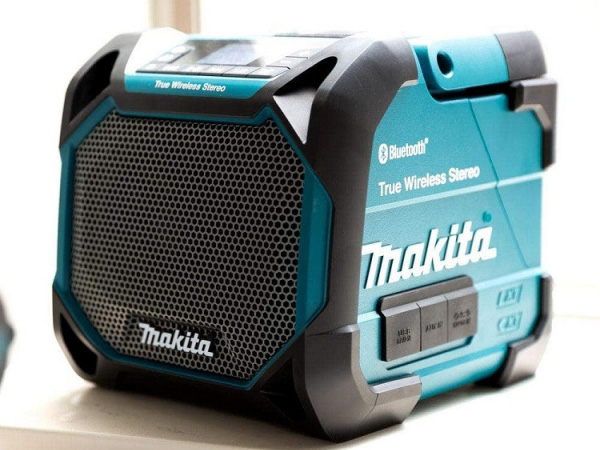 Loa sử dụng ở công trường dùng pin và điện Makita DMR202 (18V/14.4V/12V MAX/AC)