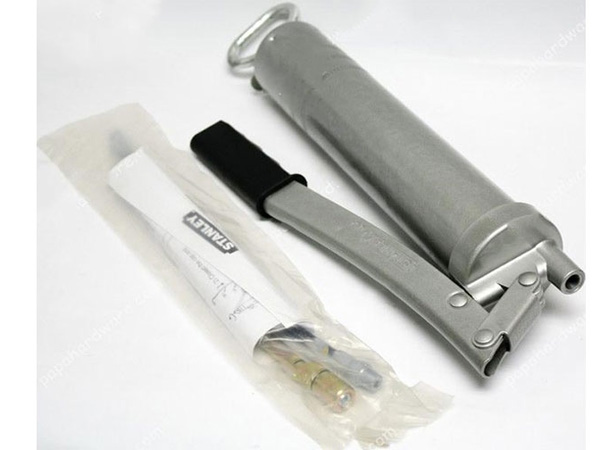 Dụng cụ bơm mỡ cầm tay Stanley 95-385-2V
