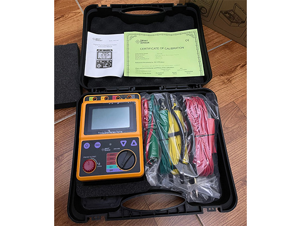 Máy kiểm tra điện trở đất SmartSensor AR4105B
