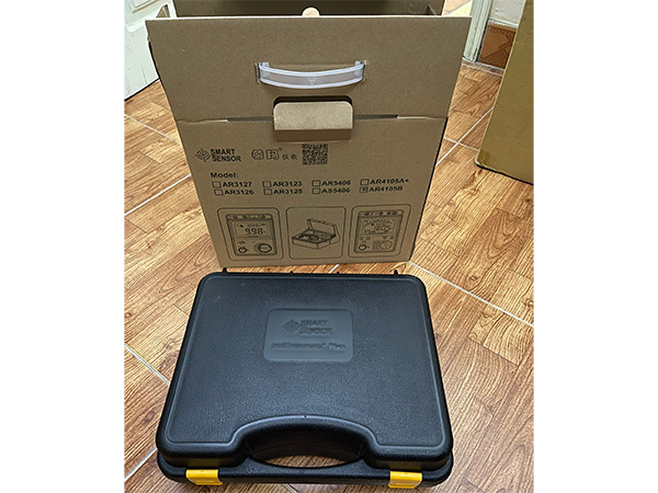 Máy kiểm tra điện trở đất SmartSensor AR4105B