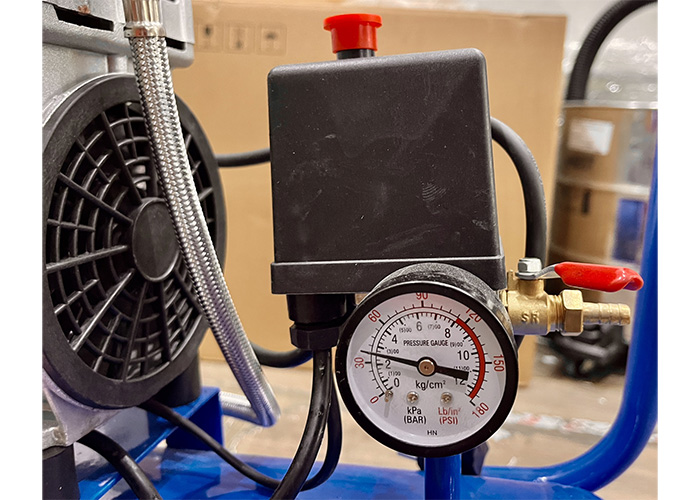 Máy nén khí không dầu giảm âm Wing TW-OF750 (30 lít)