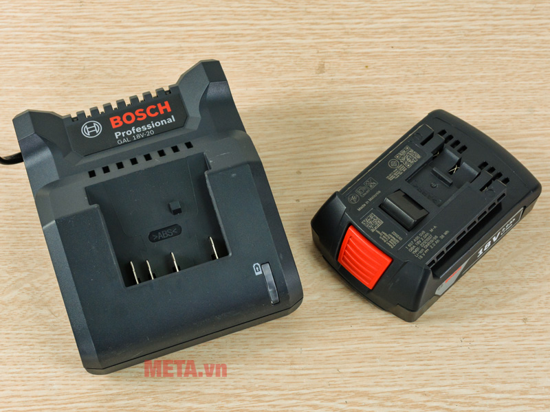 Máy khoan vặn vít dùng pin 18V Bosch GSR 185-LI 06019K30K1 (1 pin, 1 sạc)