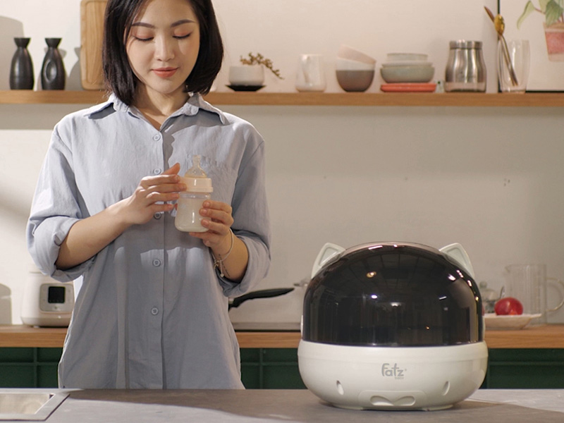 Máy úp bình sữa tiệt trùng sấy khô UVC TIDY 1 FB4268WM