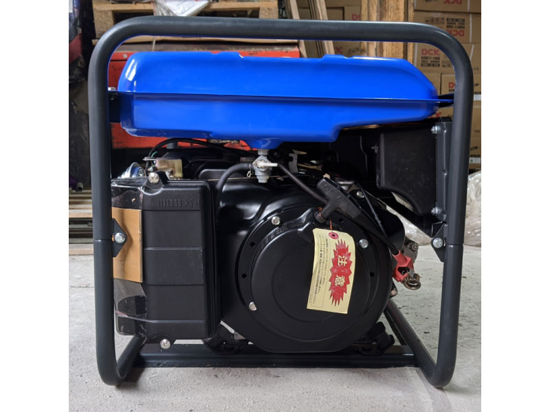 Máy phát điện chạy xăng YAMAHA EF5200EFW (3.8 KVA/4.5 KVA) (có đề)