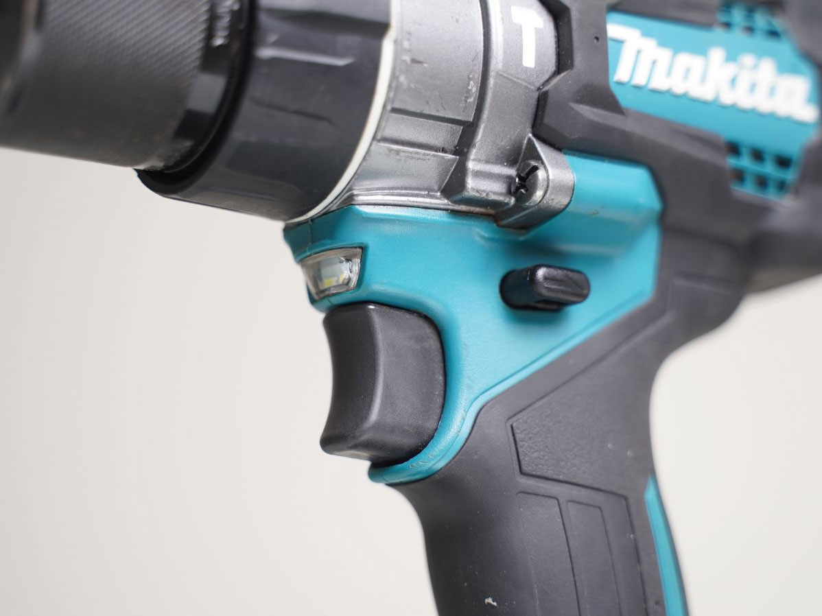 Máy khoan búa và vặn vít dùng pin Makita HP001GZ (40V Max, chưa pin và sạc)