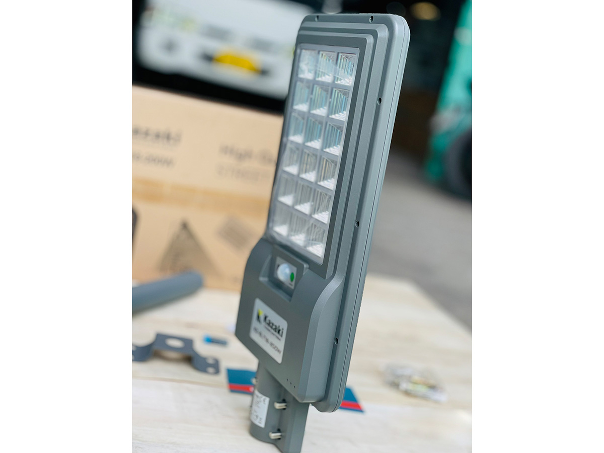 Đèn năng lượng mặt trời Kazaki KZ-SLT18-200W