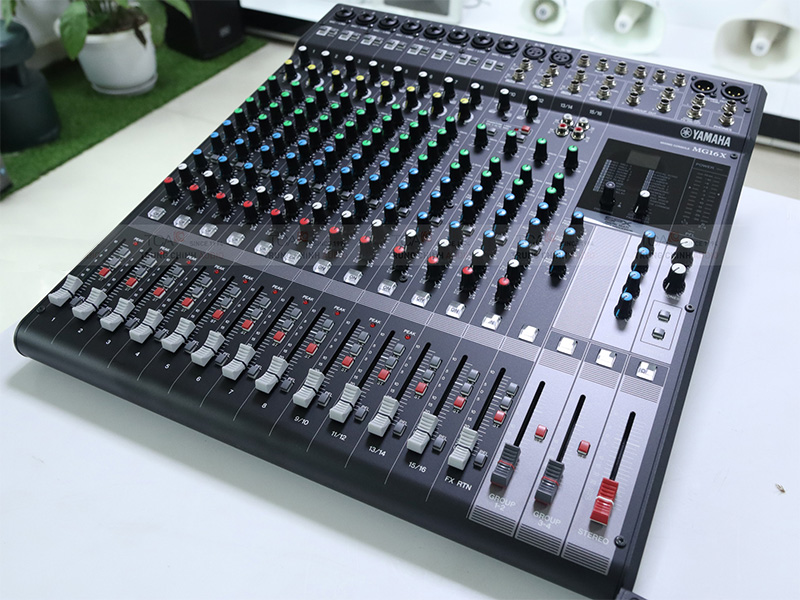 Mixer Yamaha MG16X