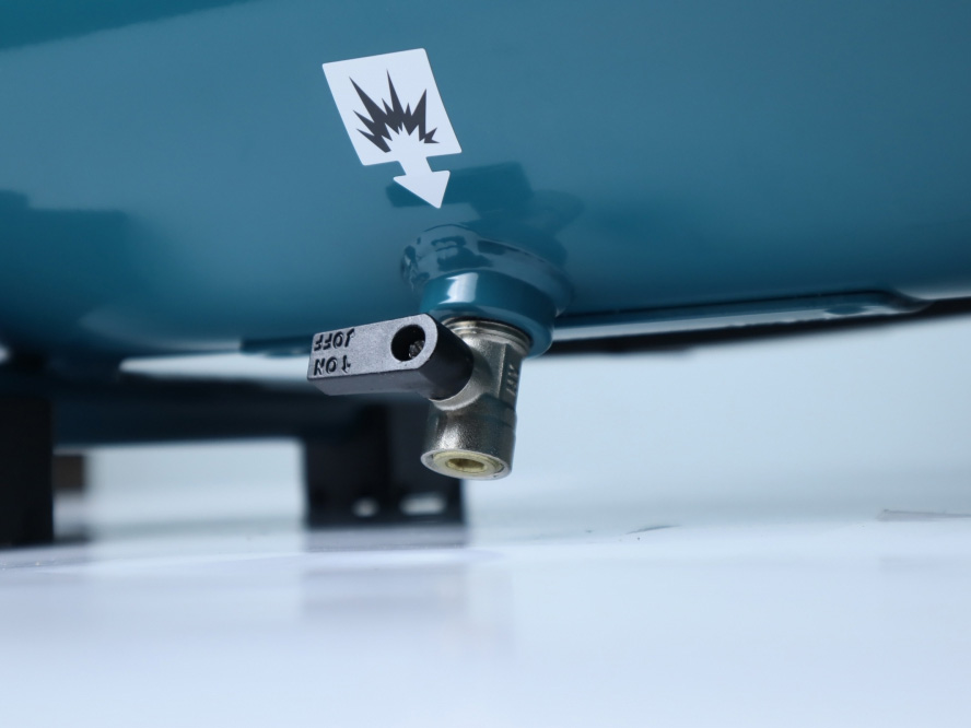 Máy nén khí dùng pin Makita AC001GZ 40V Max XGT (chưa pin, sạc)