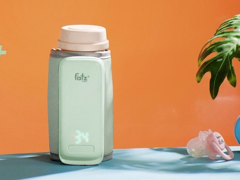 Dụng cụ hâm sữa cầm tay không dây READY 4 Plus FB3123WN