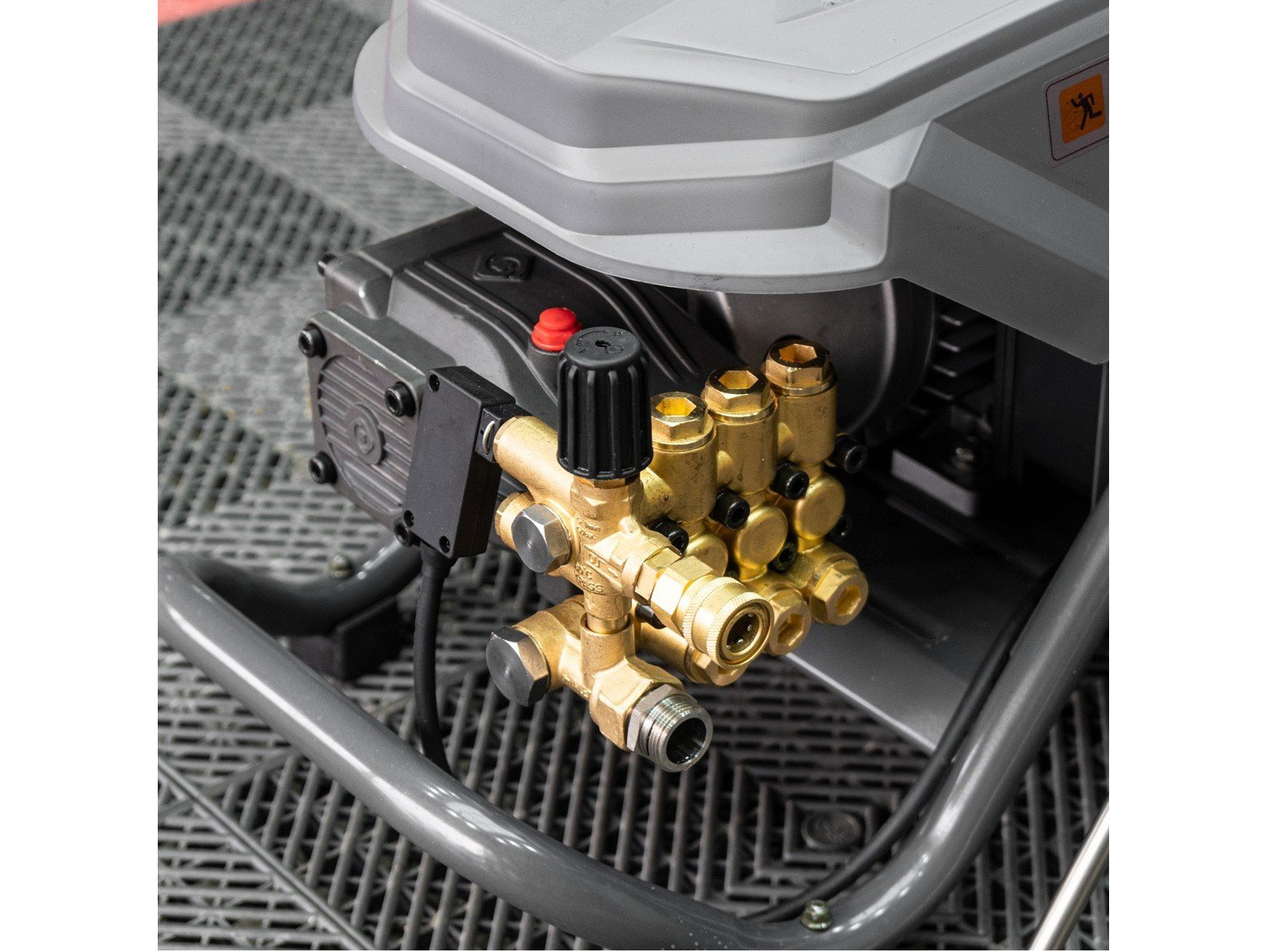 Máy rửa xe bán chuyên nghiệp tự động ngắt Lutian 3.0KW LT-191MB TS