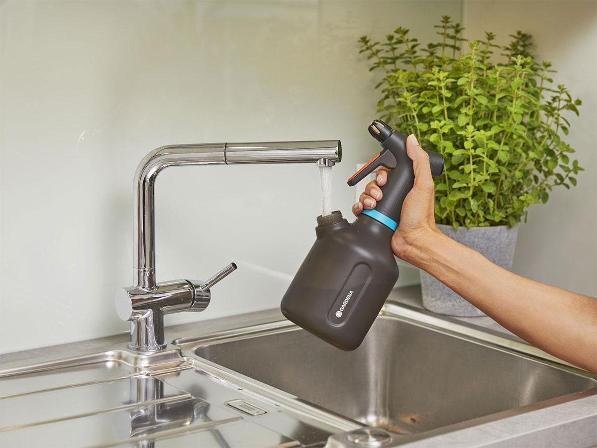 Bình tưới cây 1 lít Gardena 11112-20