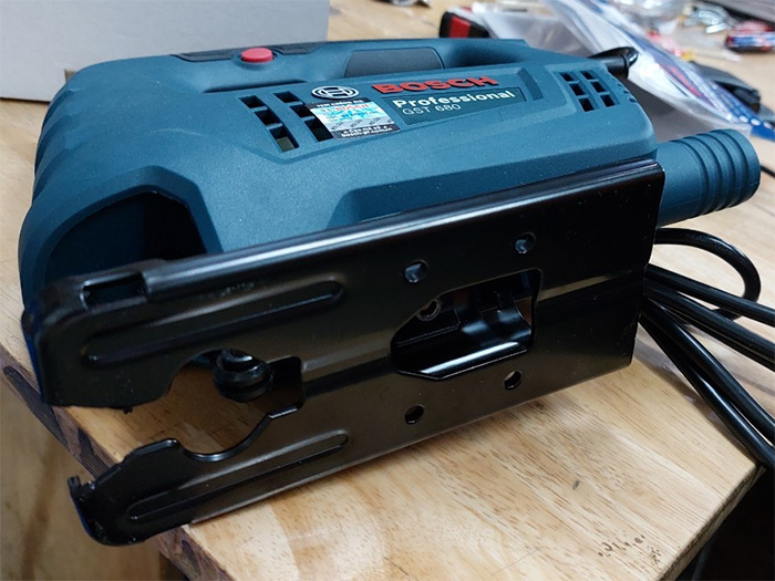 Máy cưa lọng Bosch GST 680 - 06015B40K0