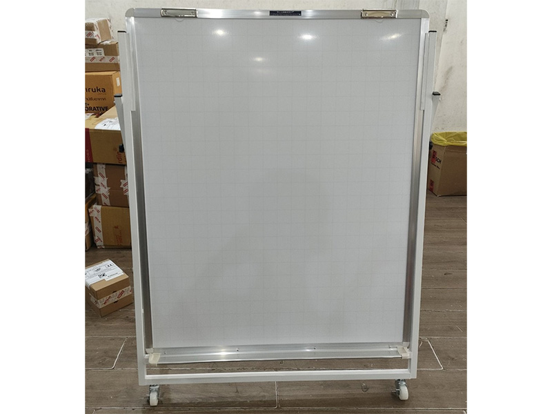 Bảng Flipchart từ tính, chân sắt sơn tĩnh điện Bavico 120 x 100cm