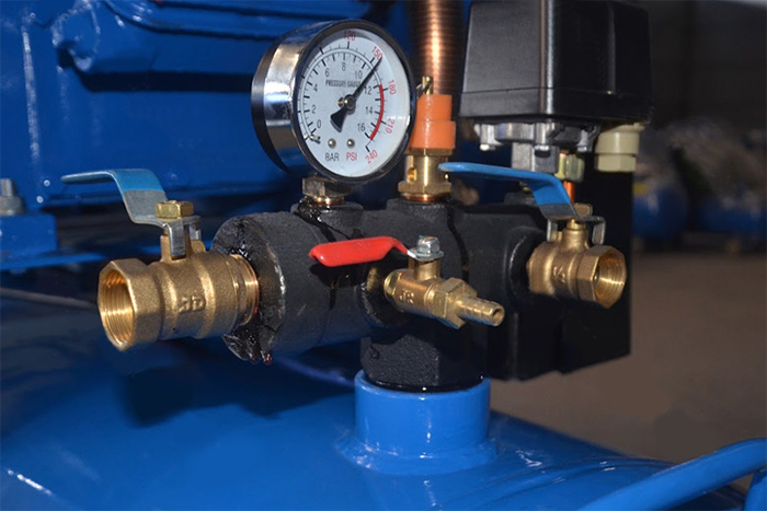 Máy nén khí Pegasus TM-V-1.05/12.5 (500 lít)