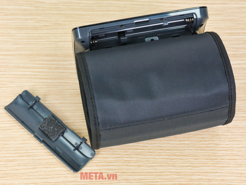 Máy đo huyết áp tự động không dây Omron HEM-7600T