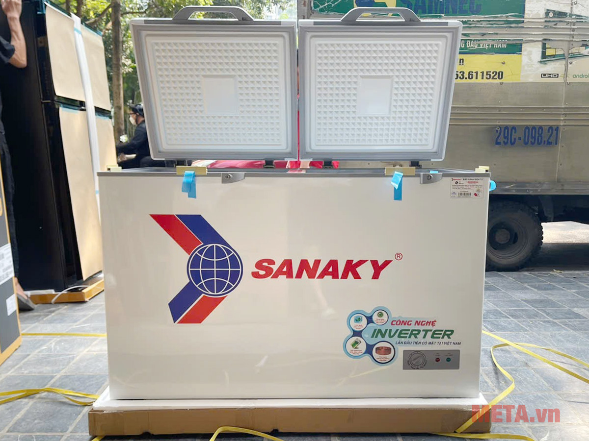 Tủ đông Sanaky Inverter 360 lít VH-3699A4K (nắp kính xám)