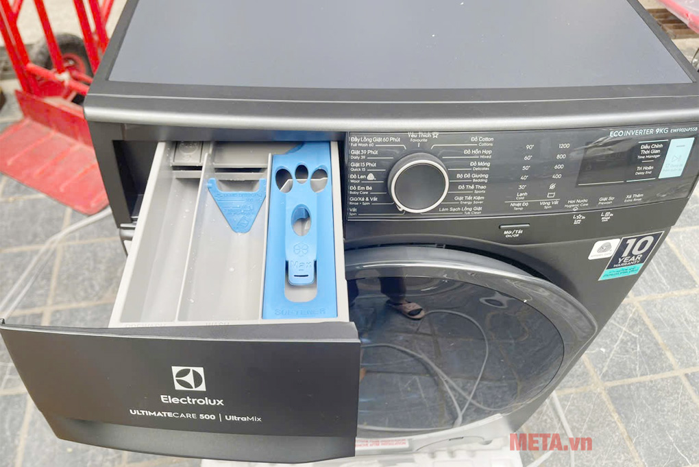 Máy giặt lồng ngang Electrolux Inverter 9 kg EWF9024P5SB