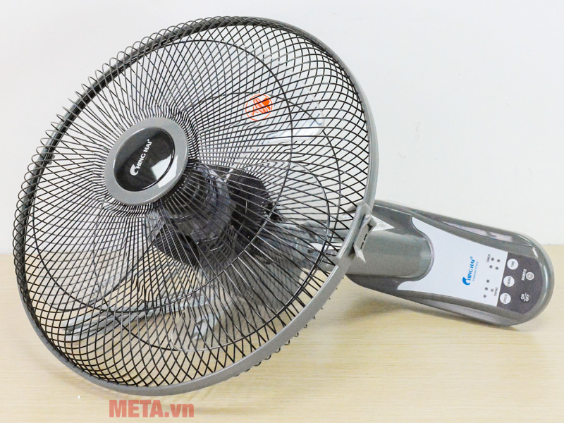 Quạt treo tường điều khiển từ xa ChingHai W615A