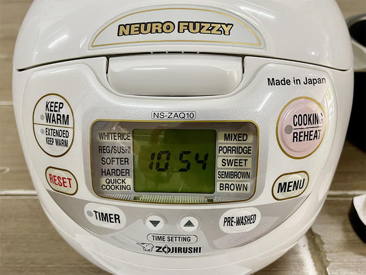 Nồi cơm điện Zojirushi NS-ZAQ10-WZ - 1 lít