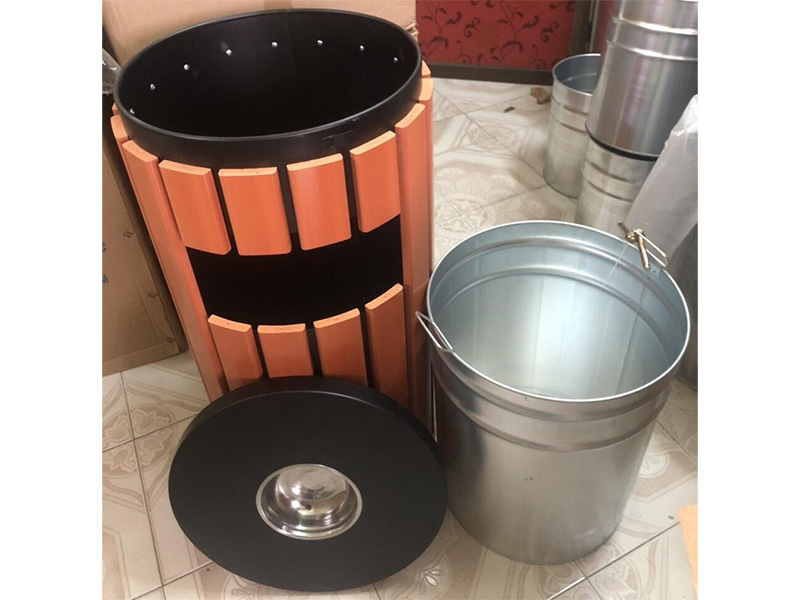 Thùng rác gỗ công cộng ngoài công viên Vietbin A78-C