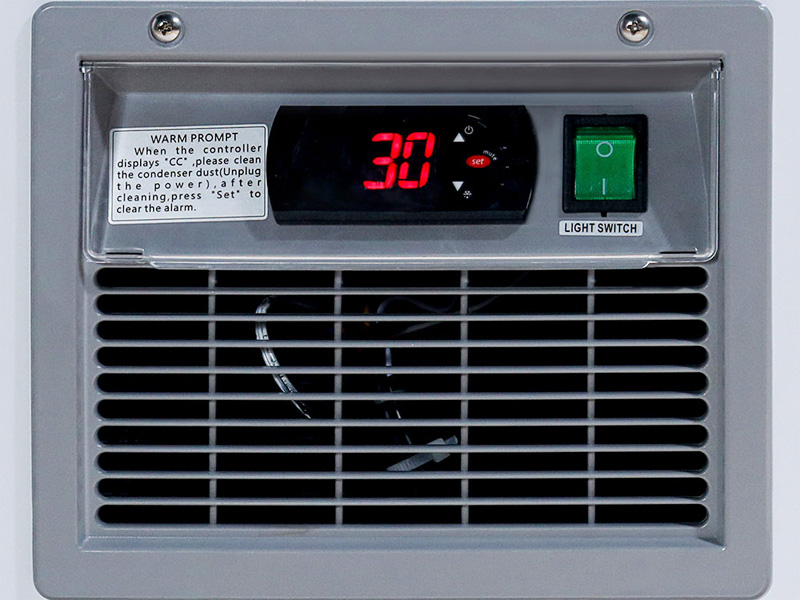 Tủ đông nằm kính phẳng Alaska KN-650 1.020 lít