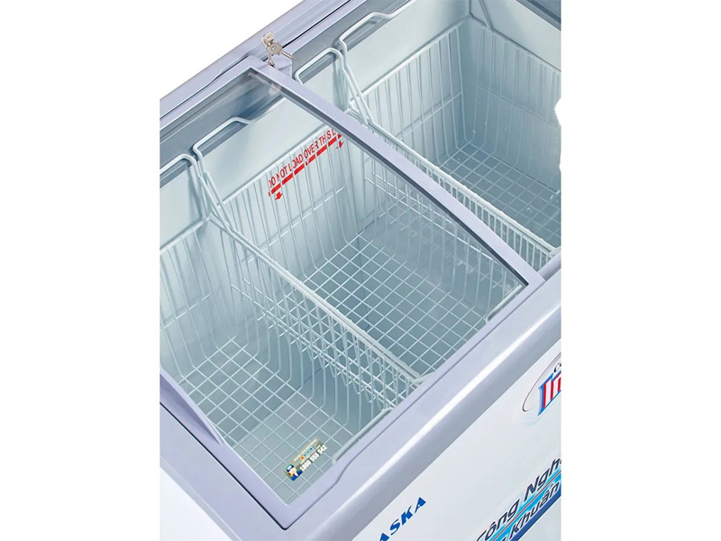 Tủ đông nắp kính cong Alaska KC-210C 300 lít