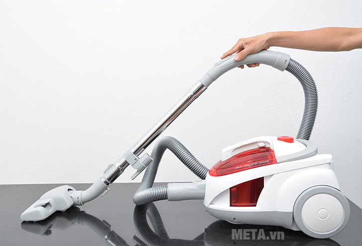 Máy hút bụi Electrolux Z1860 được trang bị công nghệ lốc xoáy giúp hút bụi hiệu quả Máy hút bụi Electrolux Z1860 được trang bị công nghệ lốc xoáy giúp hút bụi hiệu quả