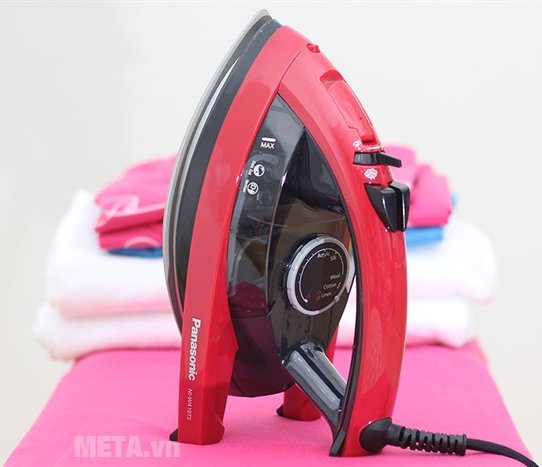 Bàn là hơi nước Panasonic PABU-NI-W410TSRRA