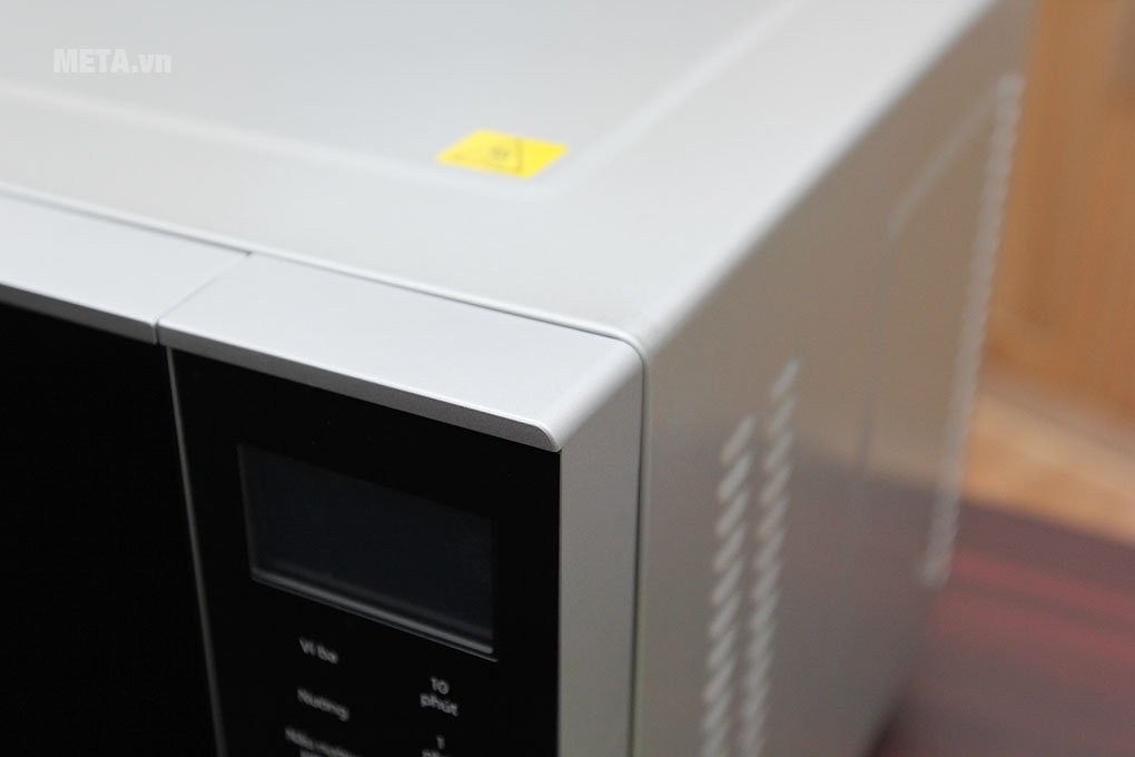 Lò vi sóng Panasonic NN-GF574MYUE - 27 lít