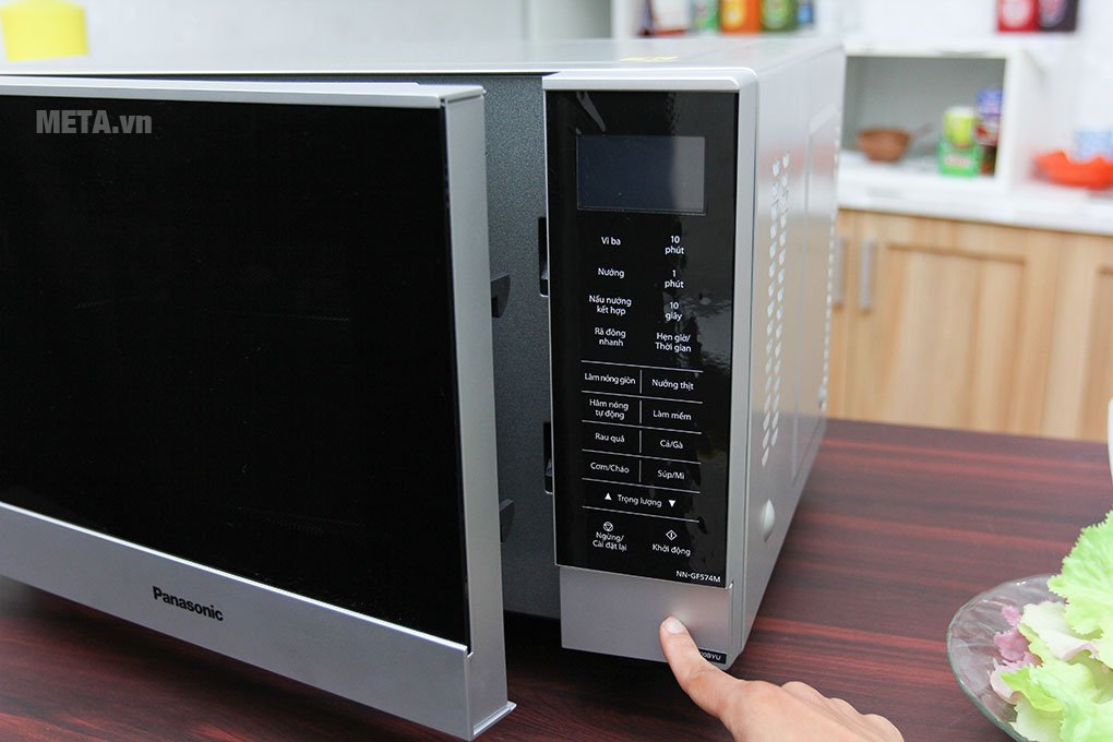 Lò vi sóng Panasonic NN-GF574MYUE - 27 lít