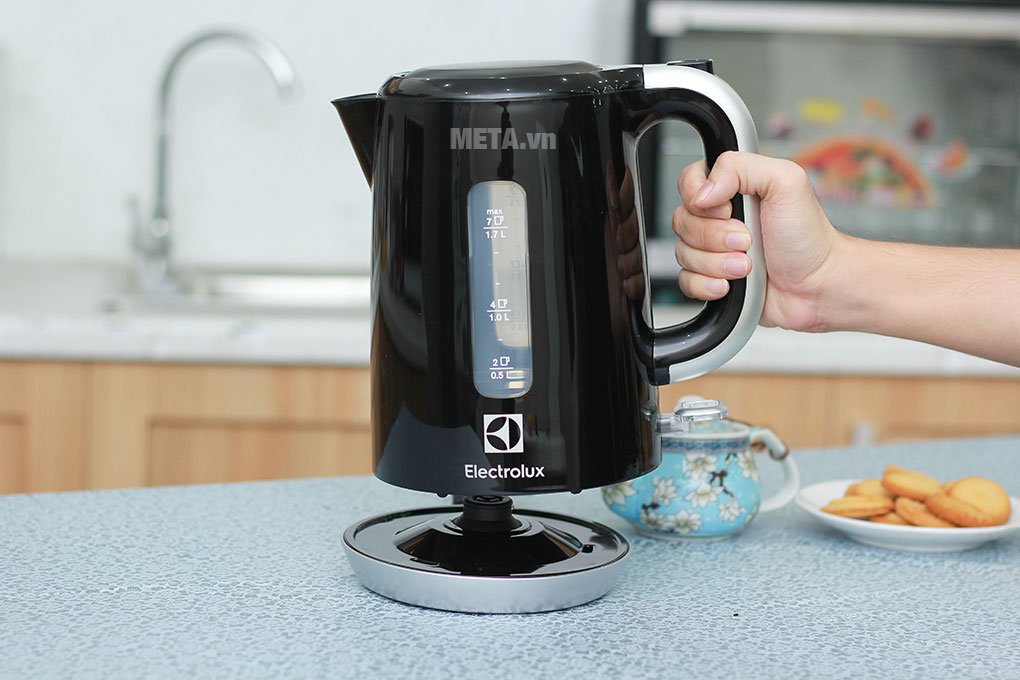 Ấm đun nước Electrolux EEK3505 (1.7 lít)