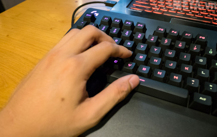 Bàn phím game Logitech G213 Prodigy