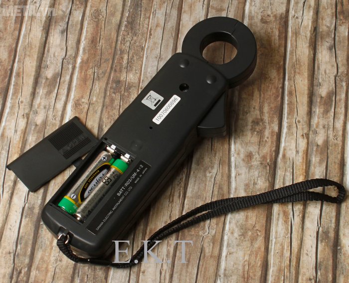 Ampe kìm Sanwa DCM-22AD