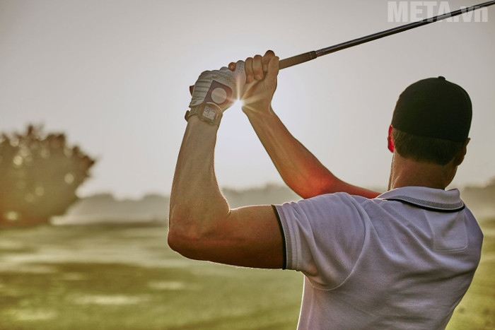 Garmin Approach S20 - Vòng đeo tay theo dõi sức khỏe và hỗ trợ chơi golf