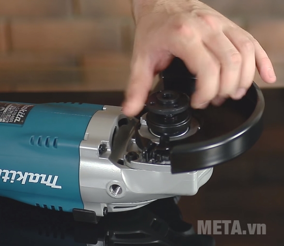 Máy mài góc Makita GA7030 180mm