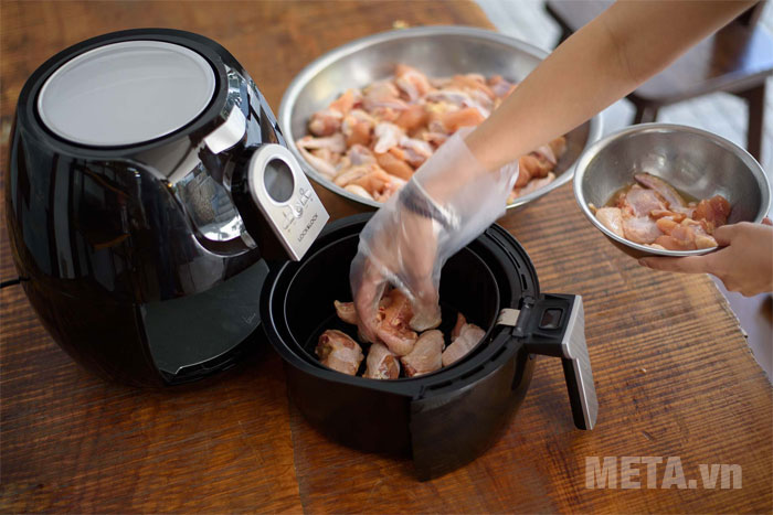 Giải đáp: Nồi chiên không dầu có hấp được không?