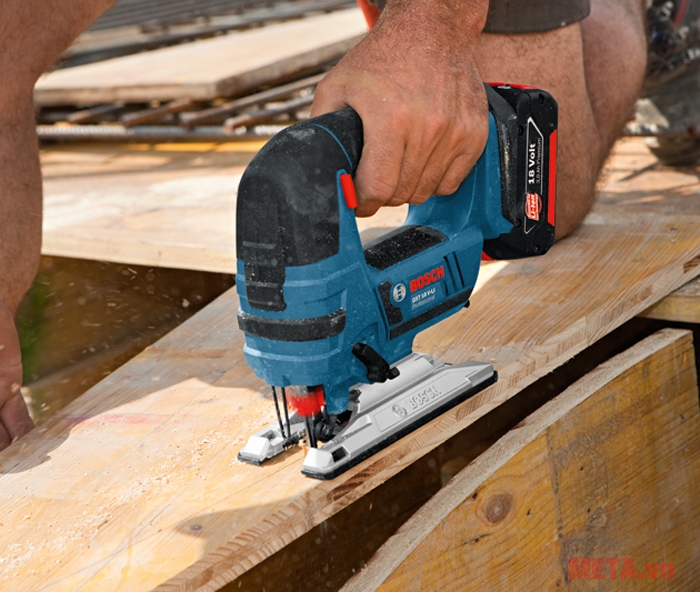 Máy cưa lọng dùng pin Bosch GST 18 V-LI (Không pin và sạc)