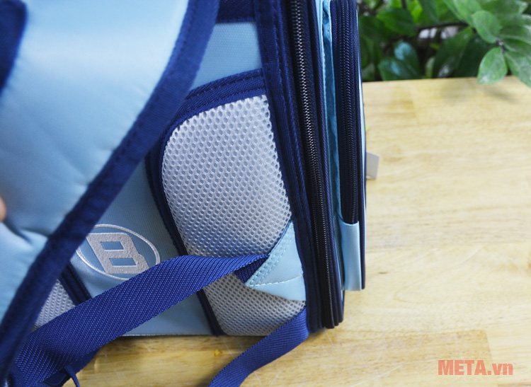 Balo chống gù Beach Blue Boat B-12-019 (xanh dương nhạt)