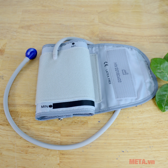 Máy đo huyết áp bắp tay Omron Hem 7120