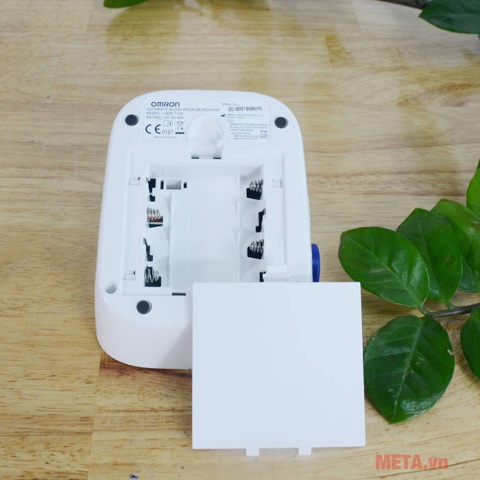 Máy đo huyết áp bắp tay Omron Hem 7120