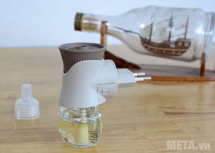 Bộ tinh dầu cắm điện Airwick Aroma Oil Diffuser