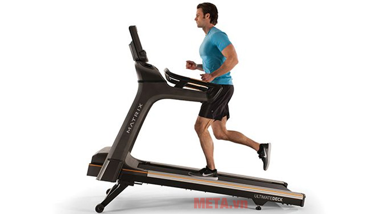 Máy chạy bộ Matrix T70XIR