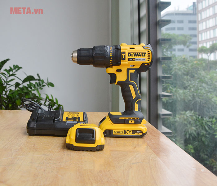 Máy khoan động lực pin Dewalt DCD778D2 - META.vn