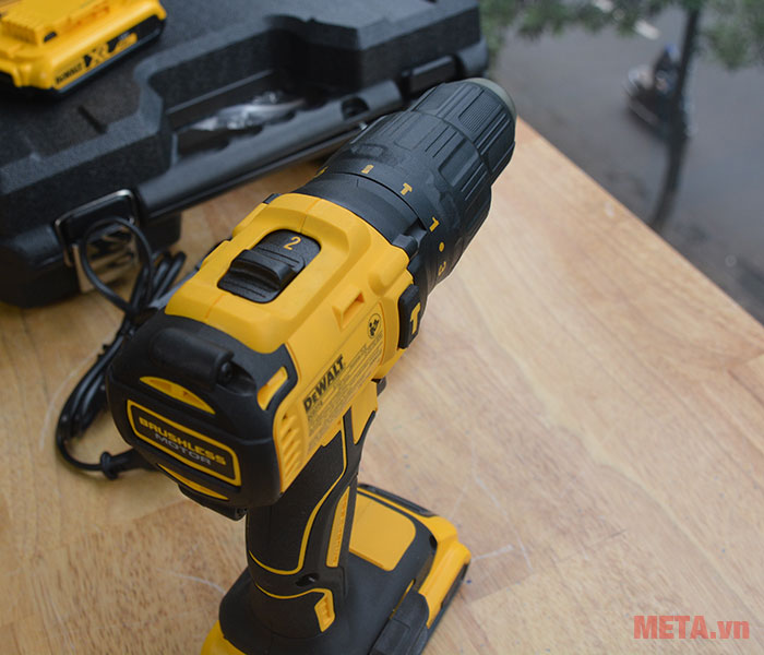 Máy khoan động lực pin Dewalt DCD778D2 - META.vn