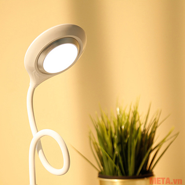 Đèn bàn sạc LED Panasonic HH-LT033619