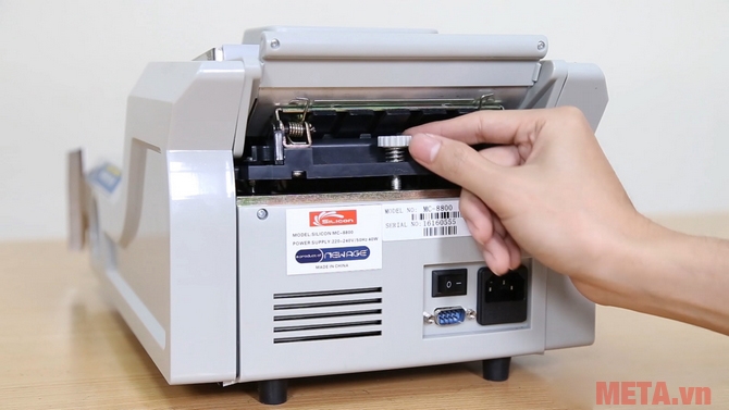 Máy đếm tiền phát hiện tiền siêu giả Silicon MC-8800