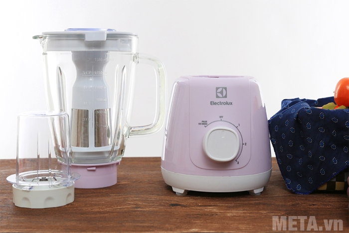 Máy xay sinh tố Electrolux EBR3646
